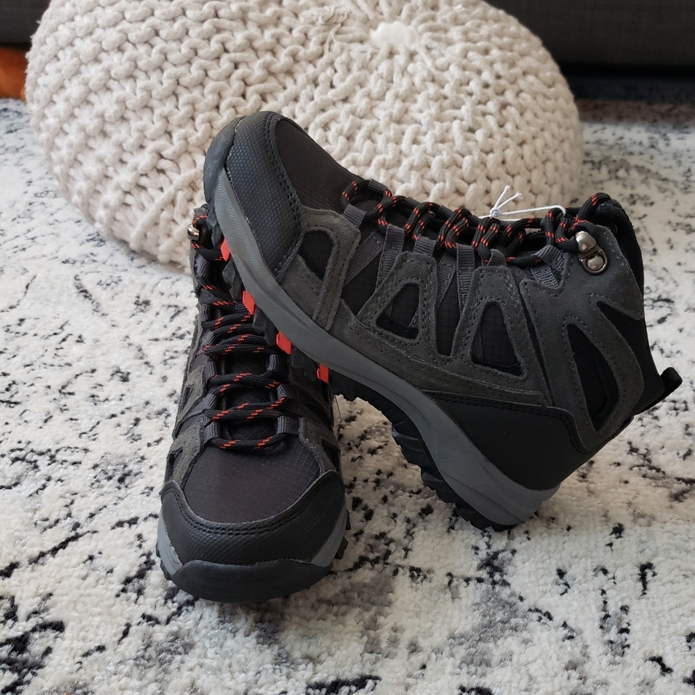 New Cat and Jack Boys Hiking Boots